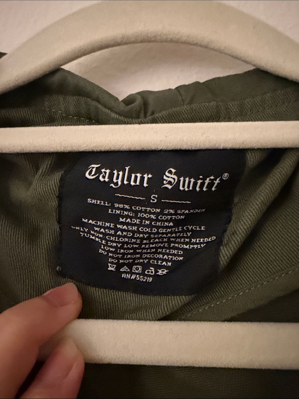 Taylor Swift Reputation Utility Jacket - Picture 5 of 7